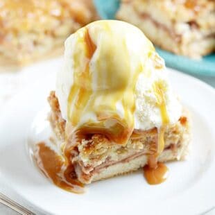 All the goodness of Salted Caramel Apple Pie in much easier bar form!