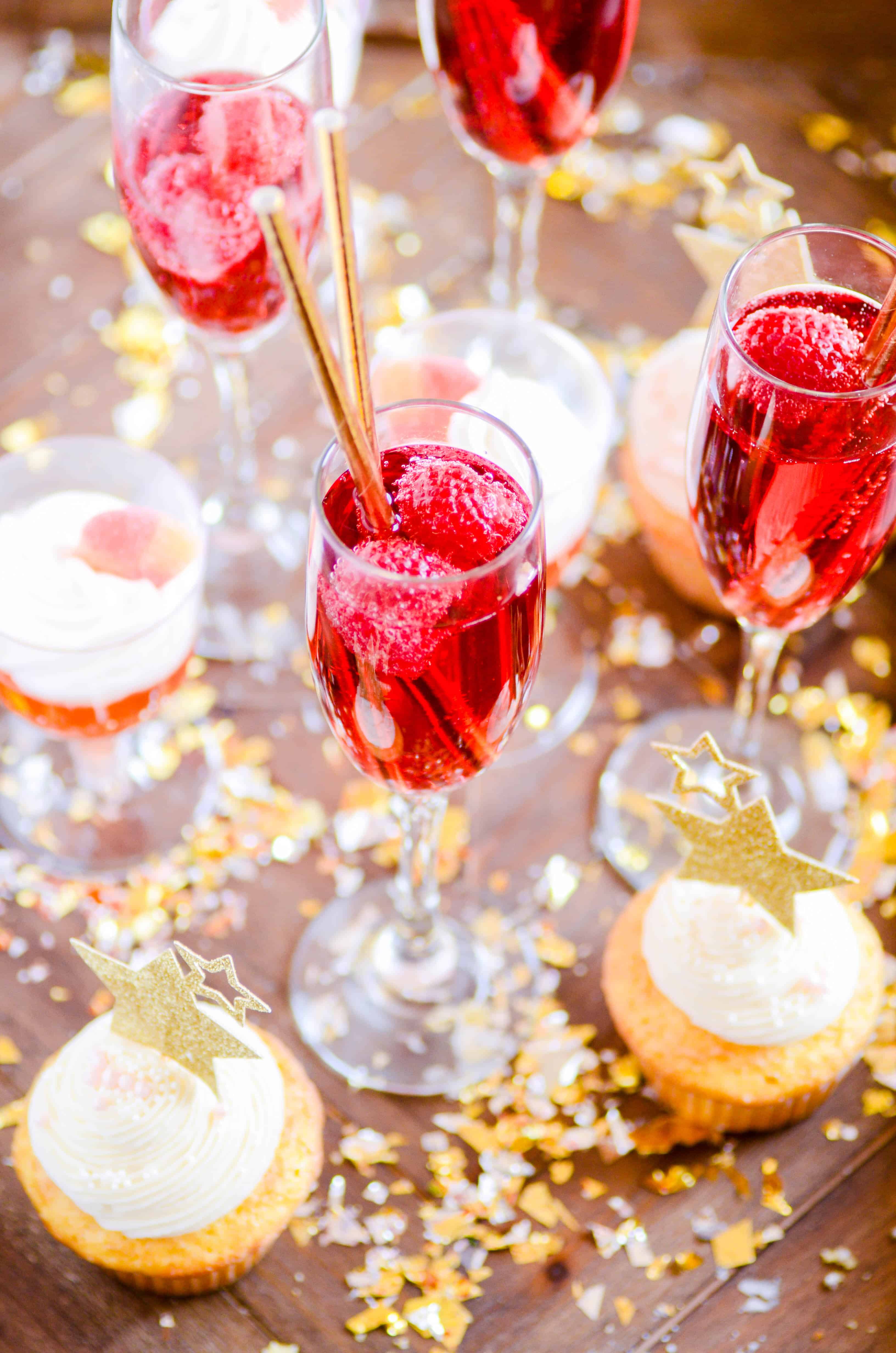 Here are three super easy non-alcoholic NYE treats and drinks that you can pull off at the last minute for the entire family to enjoy. 